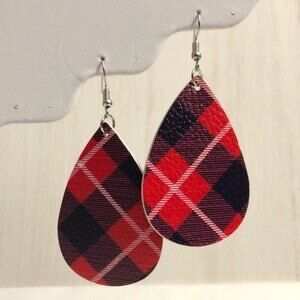 Black Red & White Plaid Stripe Teardrop Pierced Earrings New